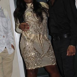 This is a FashionNova dress, only been worn once.